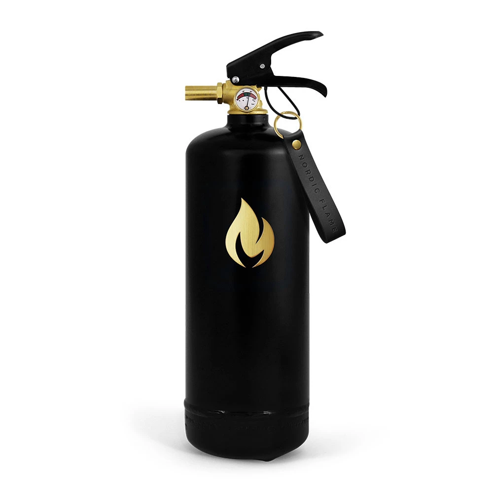 Svart Brandsläckare 2 kg - Guld Emblem Nordic Flame  | Etanolkamin-shop.se | Tillbehör för etanolkaminer
