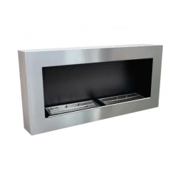 Stor vägghängd etanolkamin i rostfritt stål. Förväntad brinntid upp till 5 timmar. Dimensioner: 90 x 43 x 20